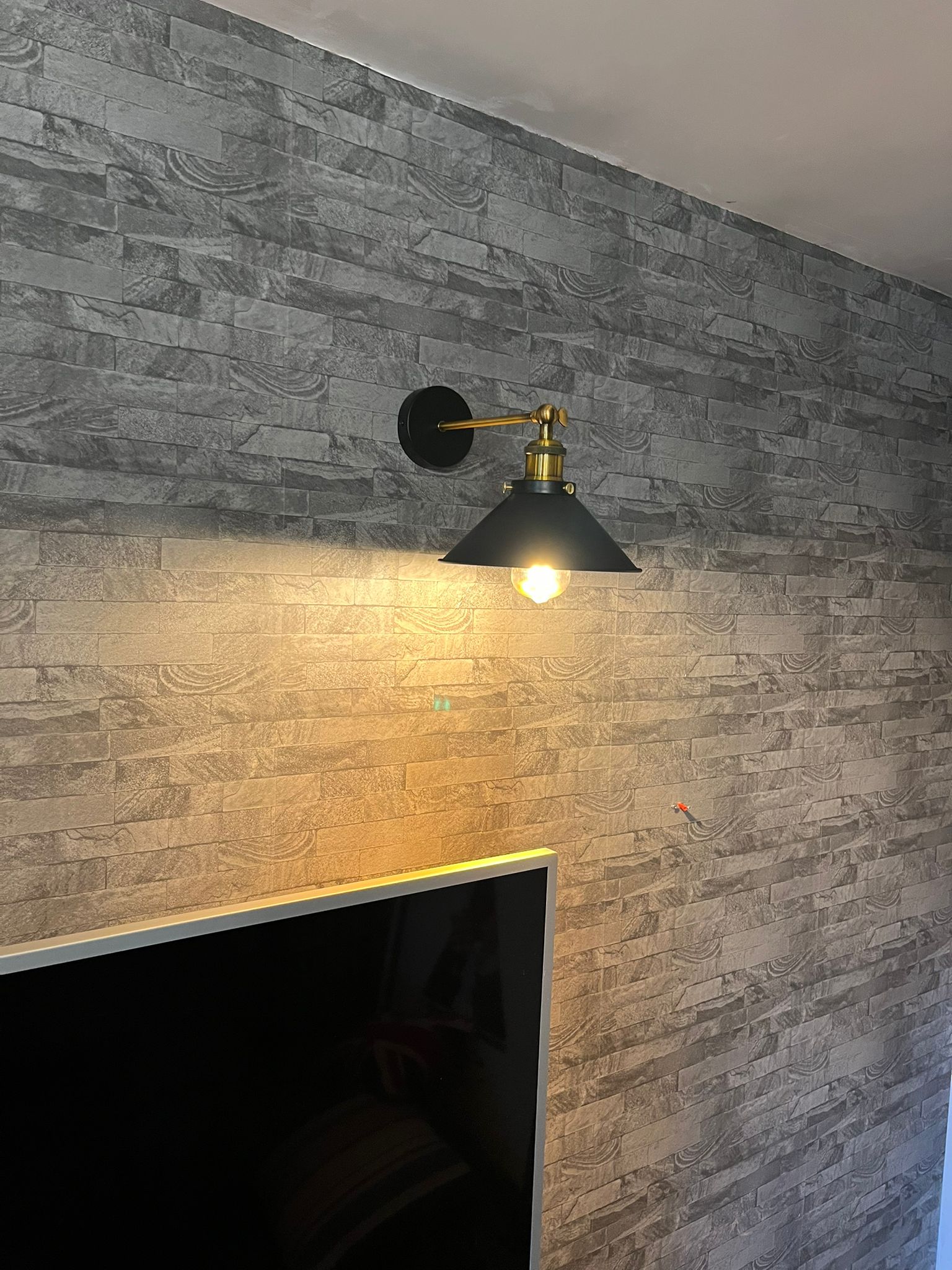 Wall Light Replacement in Worcester Wall Light Replacement in Worcester